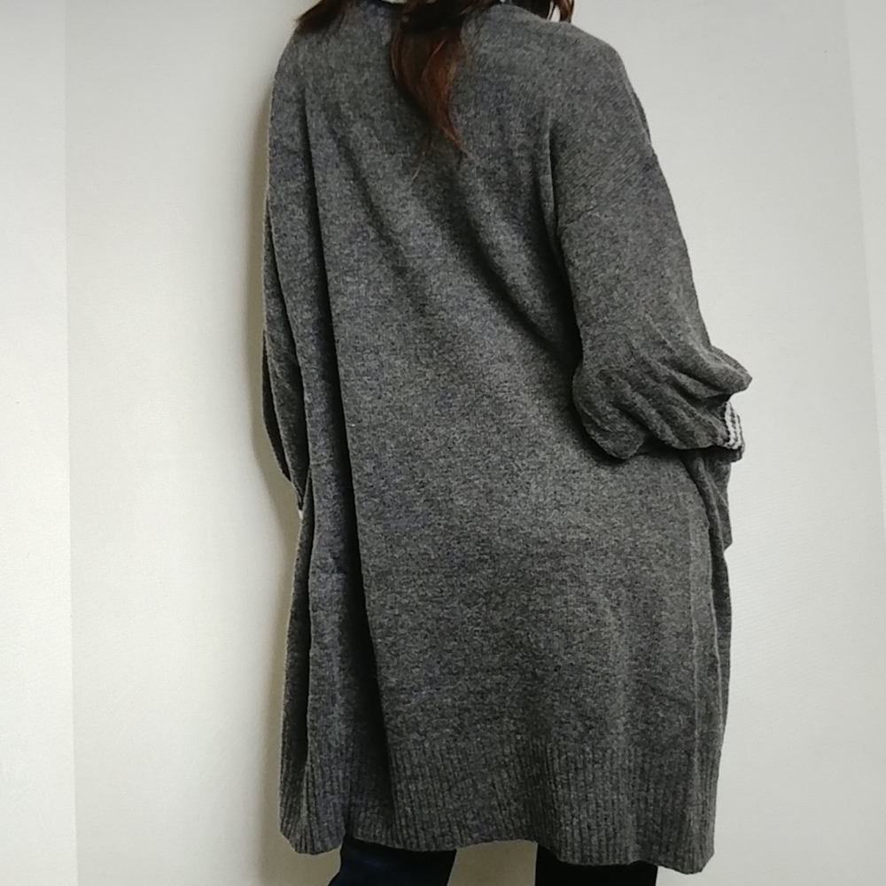 Cardigan - Picture 2 of 5